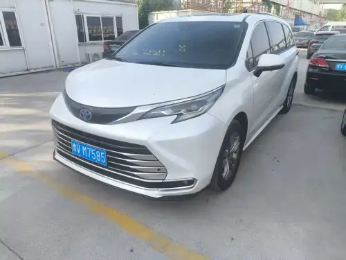 Toyota Sienna, 2023