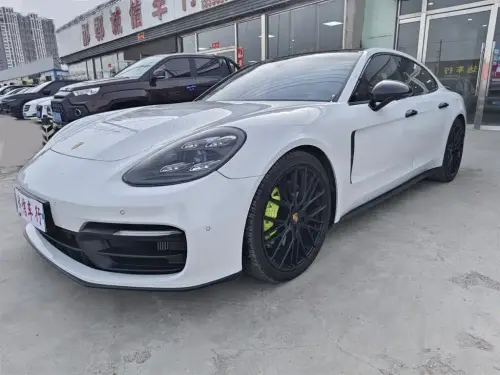 Porsche Panamera, 2023