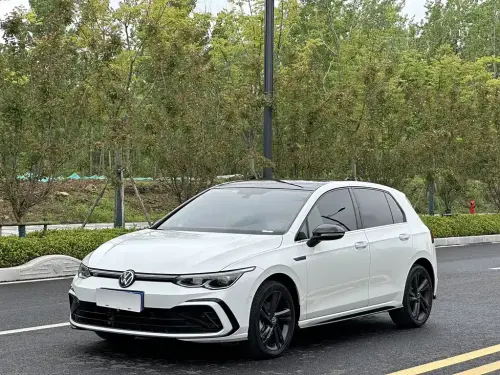 Volkswagen Golf, 2022