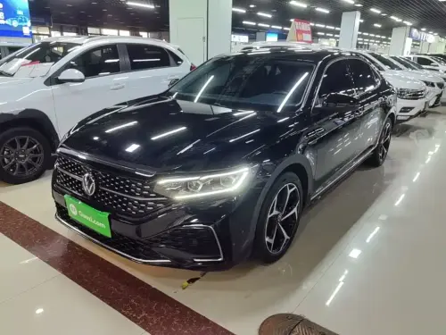 Volkswagen Passat, 2025
