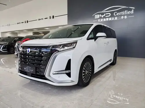 Denza D9, 2022