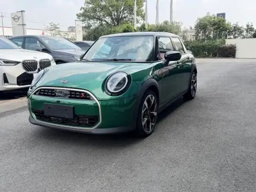 Mini MINI, 2024