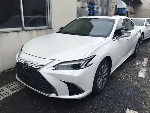 Lexus ES, 2025