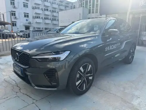 Volvo XC60, 2025