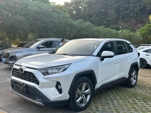 Toyota RAV4, 2023