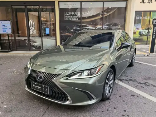 Lexus ES, 2021