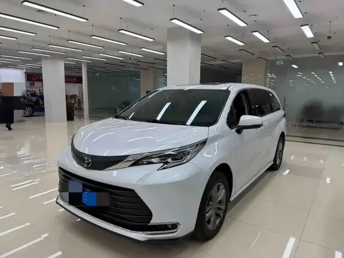 Toyota Sienna, 2024