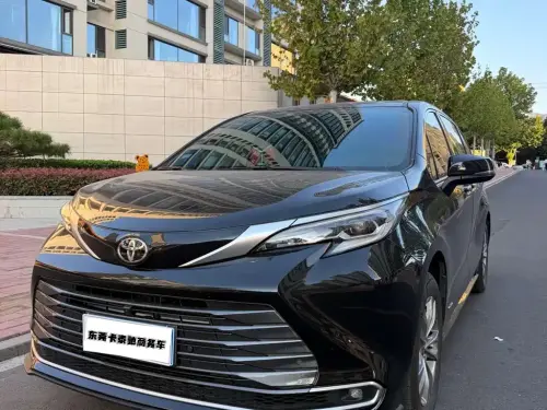 Toyota Sienna, 2024
