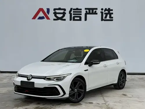 Volkswagen Golf, 2022