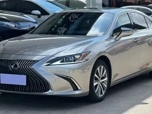Lexus ES, 2021