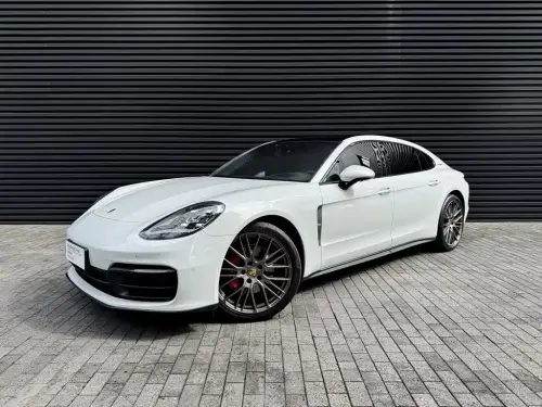 Porsche Panamera, 2023