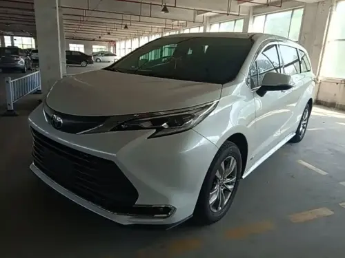 Toyota Sienna, 2025