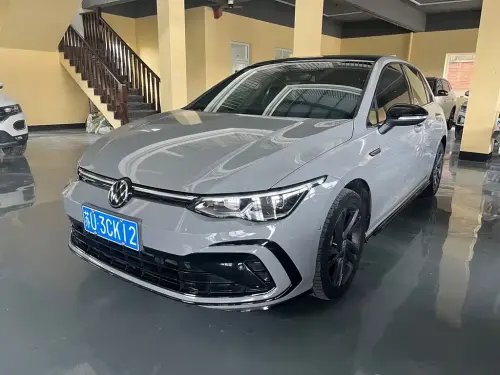 Volkswagen Golf, 2023