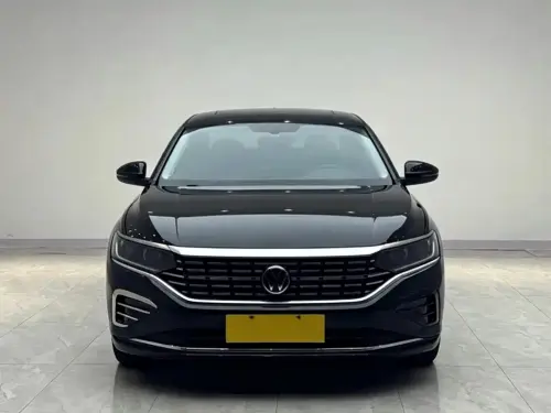 Volkswagen Passat, 2022