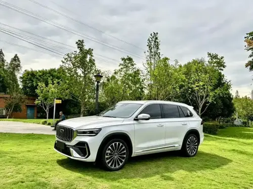 Geely Xingyue L, 2025