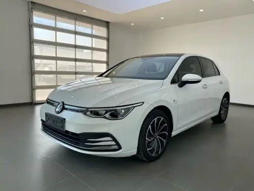 Volkswagen Golf, 2024