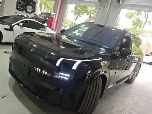Lynk & Co 900, 2025