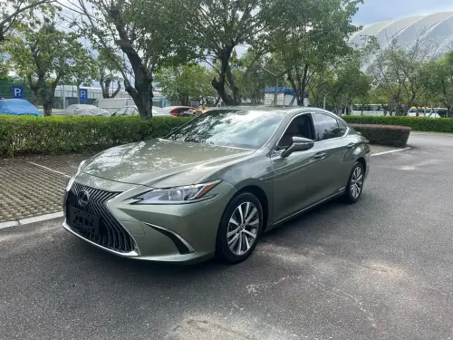 Lexus ES, 2020