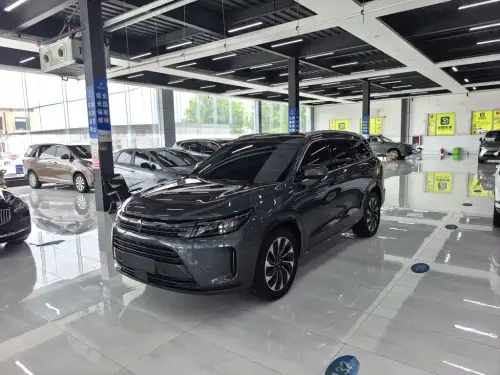 AITO M7, 2025