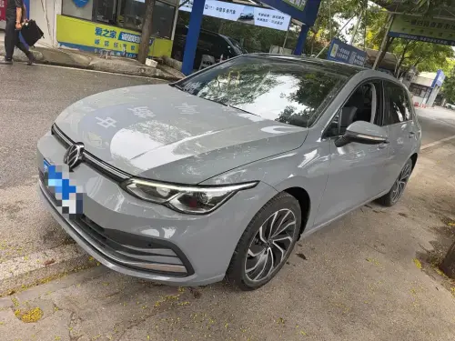 Volkswagen Golf, 2024