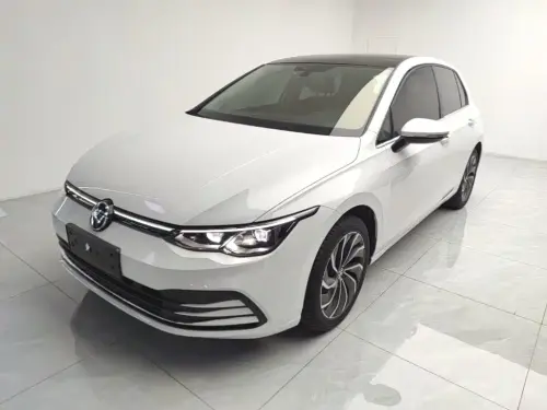 Volkswagen Golf, 2024