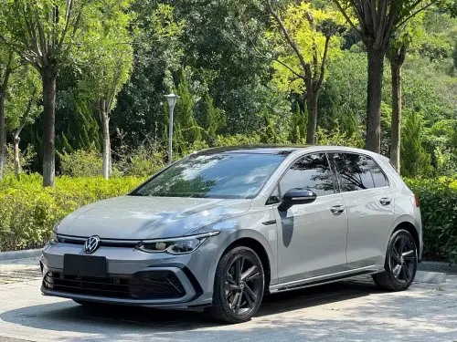 Volkswagen Golf, 2022