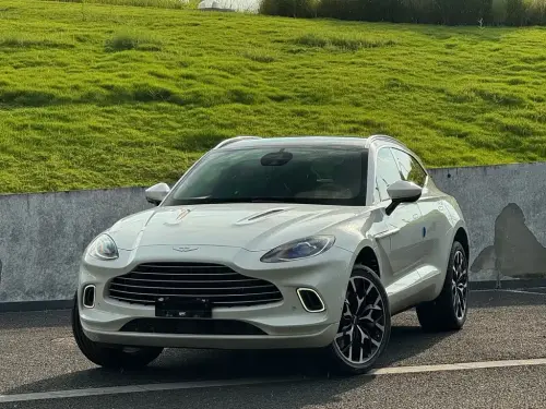 Aston Martin DBX, 2022