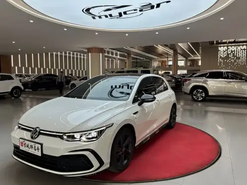 Volkswagen Golf, 2023