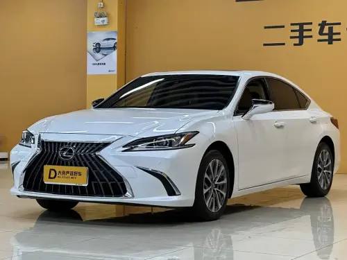Lexus ES, 2023