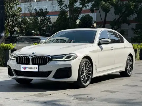 BMW 5-Series, 2023