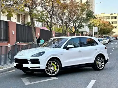 Porsche Cayenne, 2023