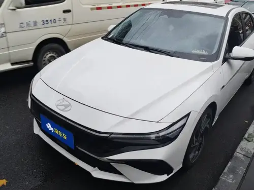 Hyundai Elantra, 2024