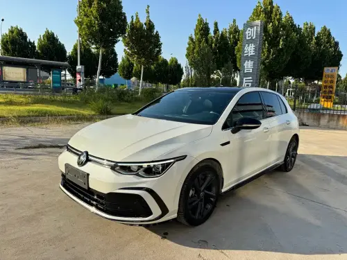 Volkswagen Golf, 2024