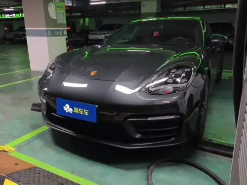 Porsche Panamera, 2023