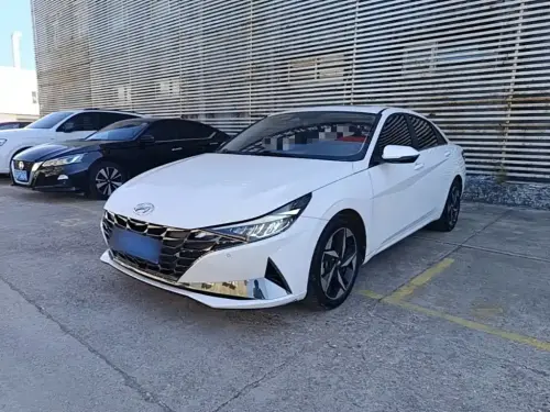 Hyundai Elantra, 2022