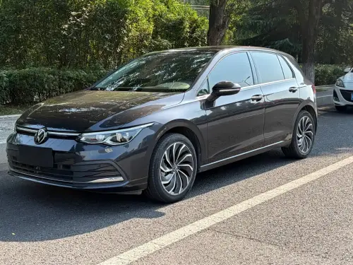 Volkswagen Golf, 2023