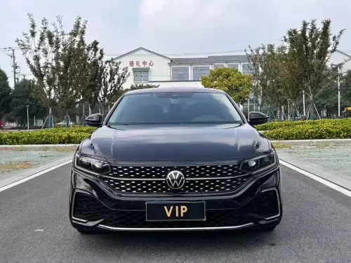 Volkswagen Passat, 2023
