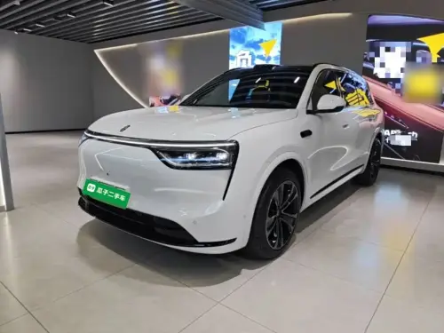 AITO M8, 2025