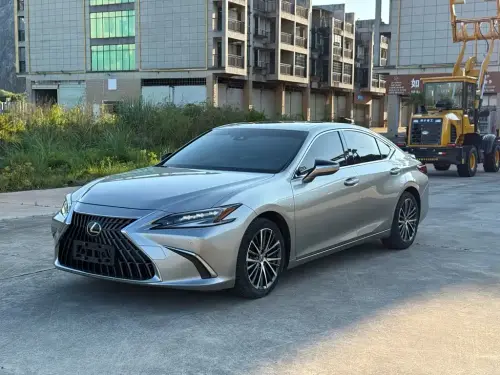Lexus ES, 2023