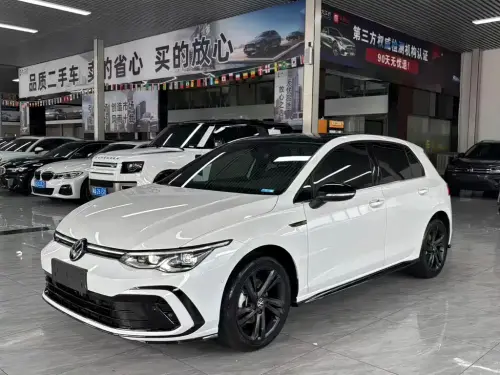 Volkswagen Golf, 2023