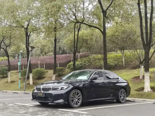 BMW 3-Series, 2023