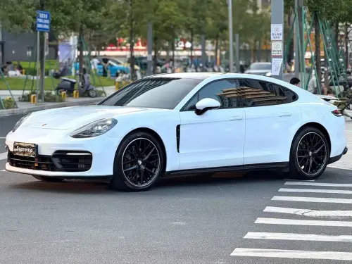 Porsche Panamera, 2021