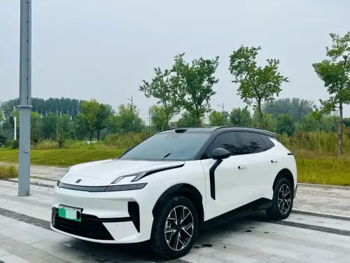 Lynk & Co 08, 2025