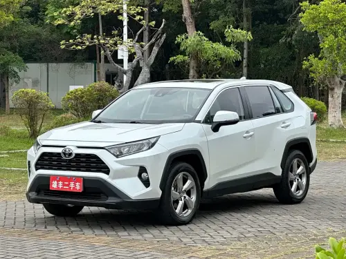 Toyota RAV4, 2023
