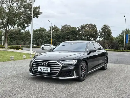Audi A8, 2022