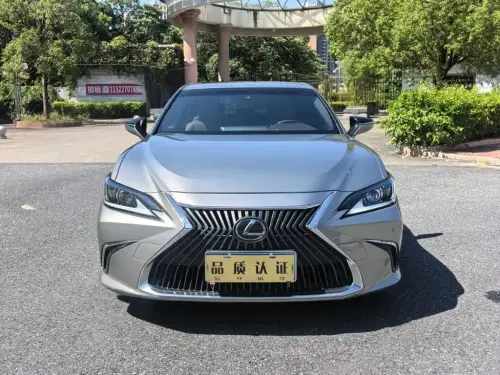 Lexus ES, 2020