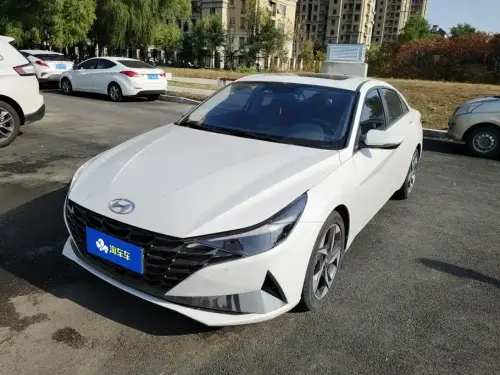 Hyundai Elantra, 2022