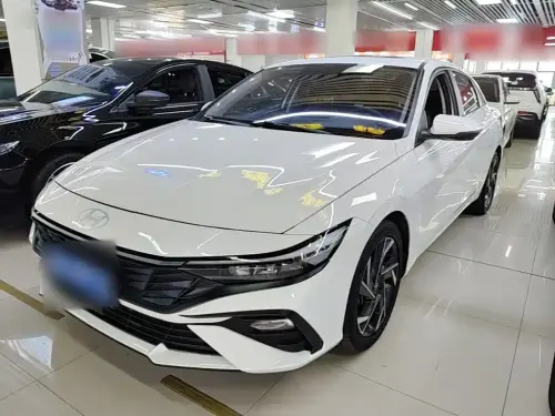 Hyundai Elantra, 2024