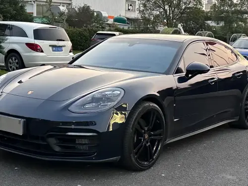 Porsche Panamera, 2023