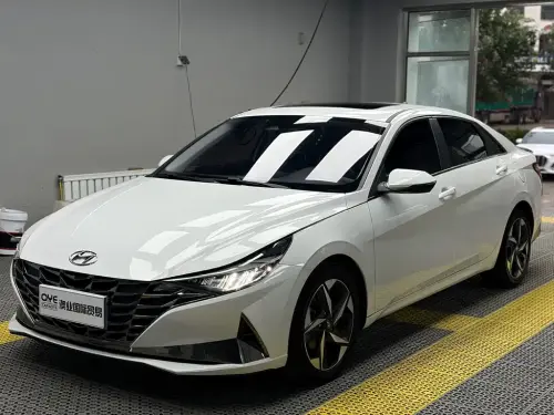 Hyundai Elantra, 2022